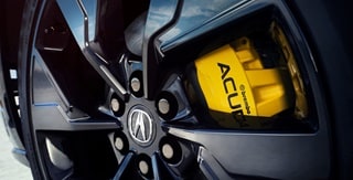 Acura ZDX Type S 2024 con las pinzas de freno delanteras Brembo® grandes de 6 pistones Acura ZDX Type S 2024 con las pinzas de freno delanteras Brembo® grandes de 6 pistones