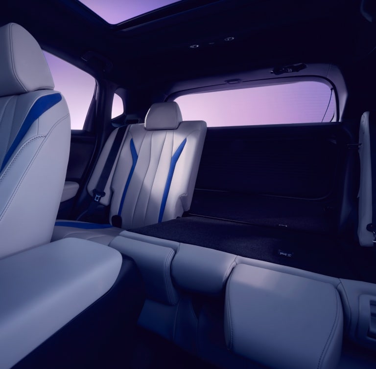 Acura ADX 2025 con espacio de carga y la flexibilidad de los asientos abatibles 60/40