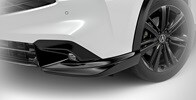 Se muestra la Acura ADX 2026 color Platinum White Pearl con los deflectores de chasis delanteros accesorios.