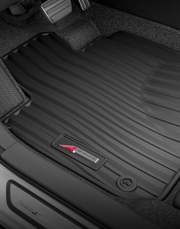 Interior de la Acura ADX 2026 con tapetes para todas las estaciones accesorios. Interior de la Acura ADX 2026 con tapetes para todas las estaciones accesorios.