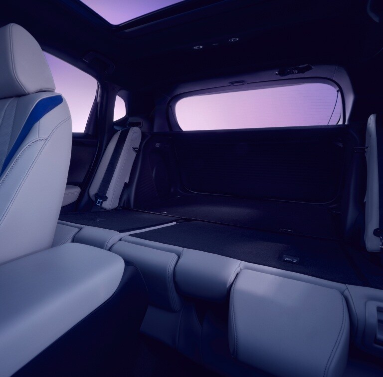 Acura ADX A-Spec 2026 con Paquete Avanzado, se muestra con interior de color Orchid y con amplio espacio de carga. Acura ADX A-Spec 2026 con Paquete Avanzado, se muestra con interior de color Orchid y con amplio espacio de carga.