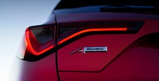 Las luces traseras de LED Chicane de la Acura MDX 2022 enmarcan la parte trasera