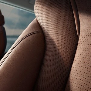 Asientos delanteros ultrarrefinados del Paquete Avanzado de la Acura MDX 2022