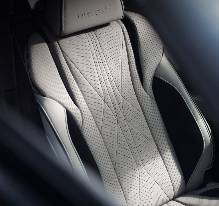 La Acura MDX 2025 con Paquete Type S Avanzado cuenta con asientos delanteros con ajuste eléctrico de 16 posiciones y 9 modos de masajes