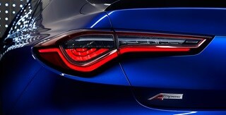 El estilo llamativo de las luces traseras de LED Chicane del TLX 2022 llaman la atención a cualquier velocidad El estilo llamativo de las luces traseras de LED Chicane del TLX 2022 llaman la atención a cualquier velocidad