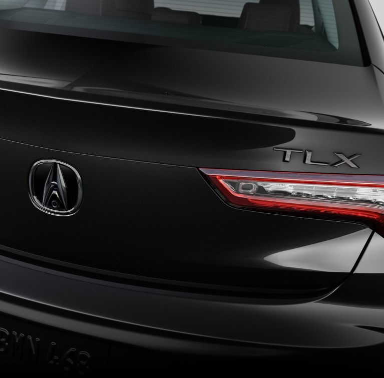 Emblemas color negro brillante accesorios del Acura TLX 2024