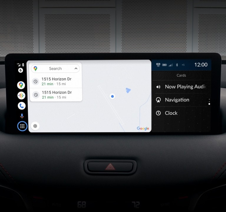 Integración con Android Auto abierta en la pantalla central del Acura TLX 2025 con Paquete A-Spec e interior de color Ebony.