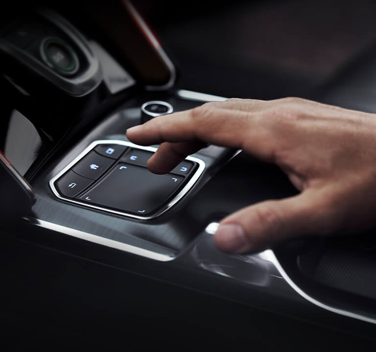 Interfaz True Touchpad Interface del Acura TLX 2025 con Paquete Tecnológico e interior de color Ebony.