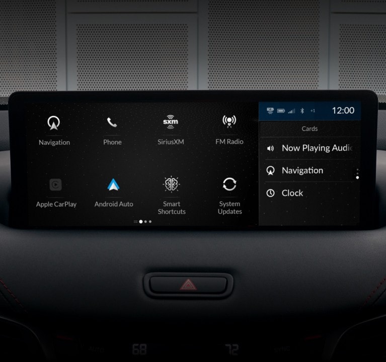 Pantalla central del Acura TLX 2025 con Paquete A-Spec e interior de color Ebony.