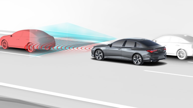 CGI del Acura TLX 2025 con Collision Mitigation Braking System.
