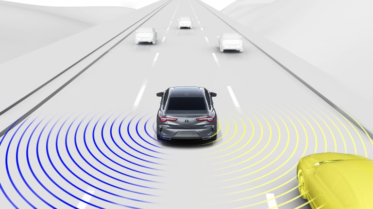 CGI del Acura TLX 2025 con sistema de información de puntos ciegos.