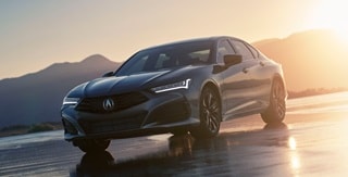 Luces delanteras de LED Jewel Eye® del Acura TLX 2025 con Paquete Tecnológico en Liquid Carbon Metallic. Luces delanteras de LED Jewel Eye® del Acura TLX 2025 con Paquete Tecnológico en Liquid Carbon Metallic.
