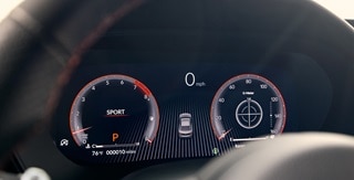 Acura TLX 2025 con Paquete A-Spec e interior de color Red con panel de instrumentos digital Precision Cockpit™ de 12.3 pulgadas. Acura TLX 2025 con Paquete A-Spec e interior de color Red con panel de instrumentos digital Precision Cockpit™ de 12.3 pulgadas.