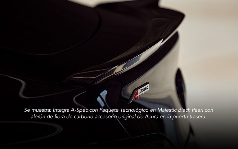 Primer plano del deflector de fibra de carbono accesorio del Acura Integra