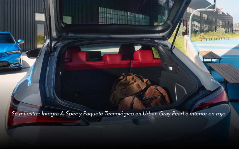 Acura Integra A-Spec 2026 con Paquete Tecnológico en Urban Gray Pearl e interior de color Red