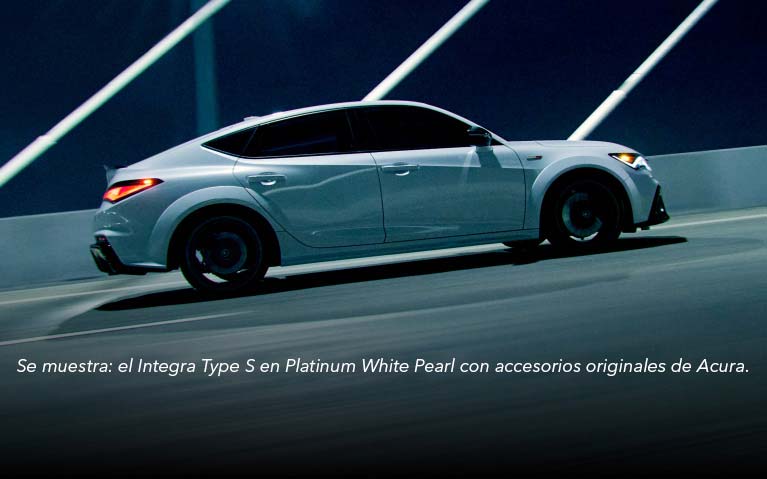 Acura Integra Type S 2026 en Platinum White Pearl con accesorios originales de Acura